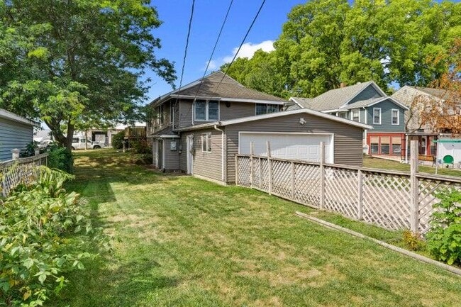 Photo - 110 3rd Ave N