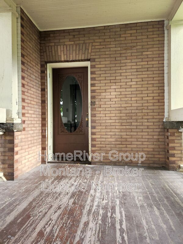 Photo - 532 S 3rd St W