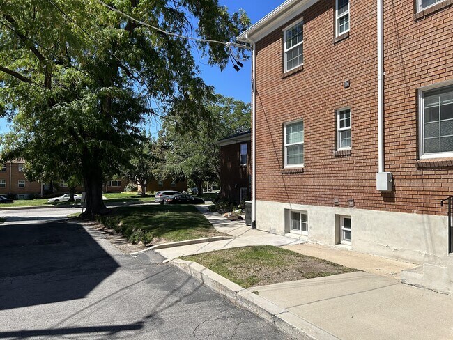 Photo - 808 E 300 S