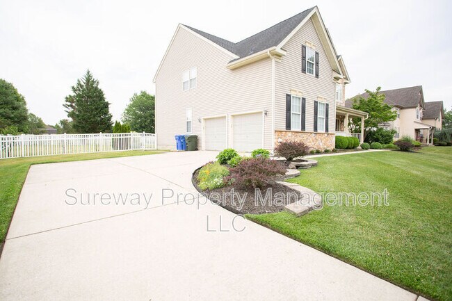 Photo - 7 Amaryllis Ln