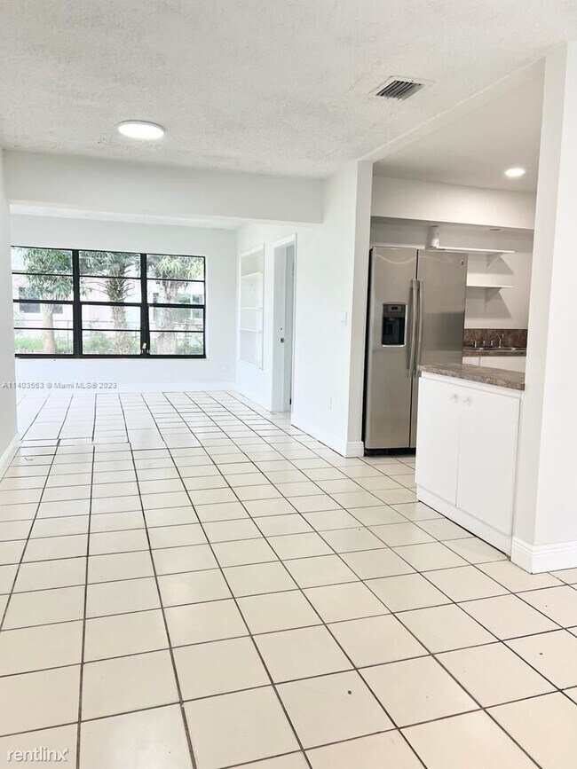 Photo - 4 br, 2 bath House - 430 SW 31st Ave