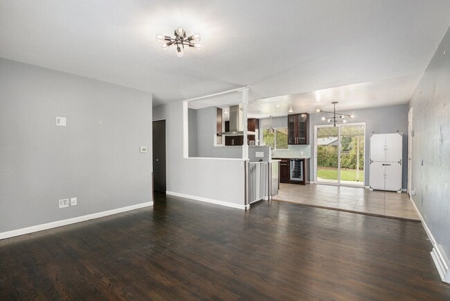 Photo - 4 Bedroom 3 Bathroom House-Available NOW!