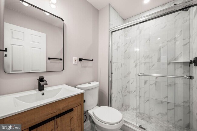 Photo - 437 W Girard Ave Unit 4