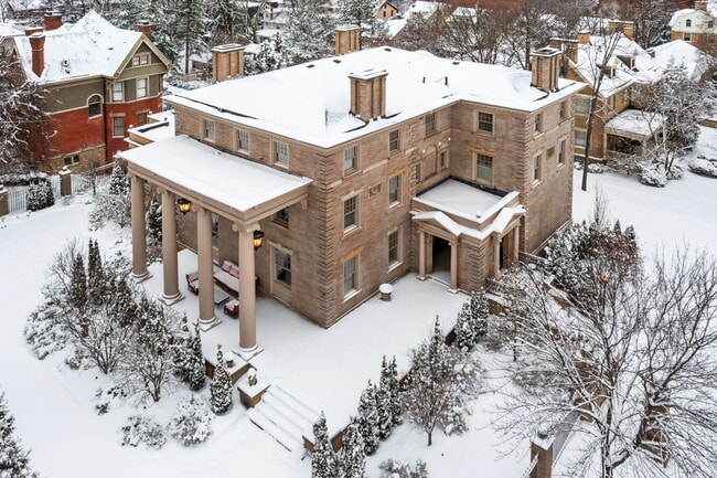 Building Photo - 5135 Ellsworth Ave