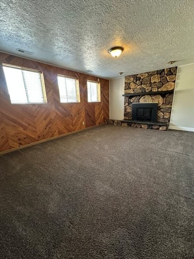 2641 N 1375 W
