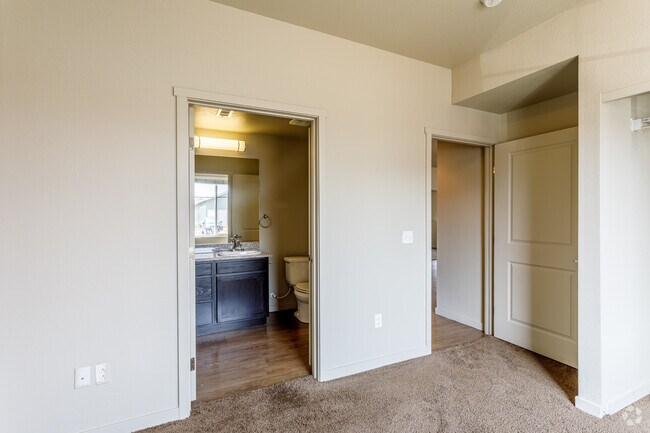 3BR, 2BA - The Hendrix