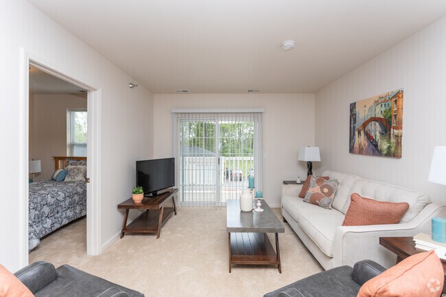 2BR, 1BA - 825 SF