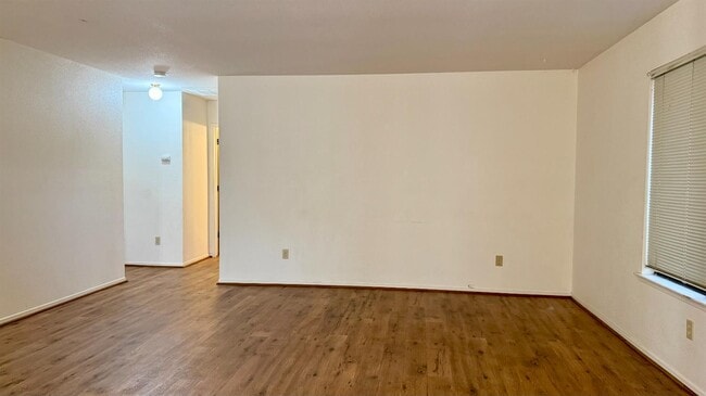 Photo - 2423 Knowlwood Dr