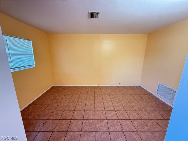 Photo - 304 E Jersey Rd