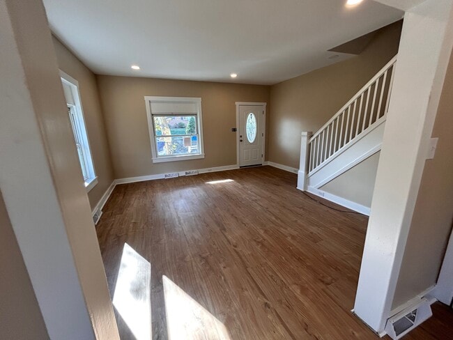 Photo - 415 Woodside Ave