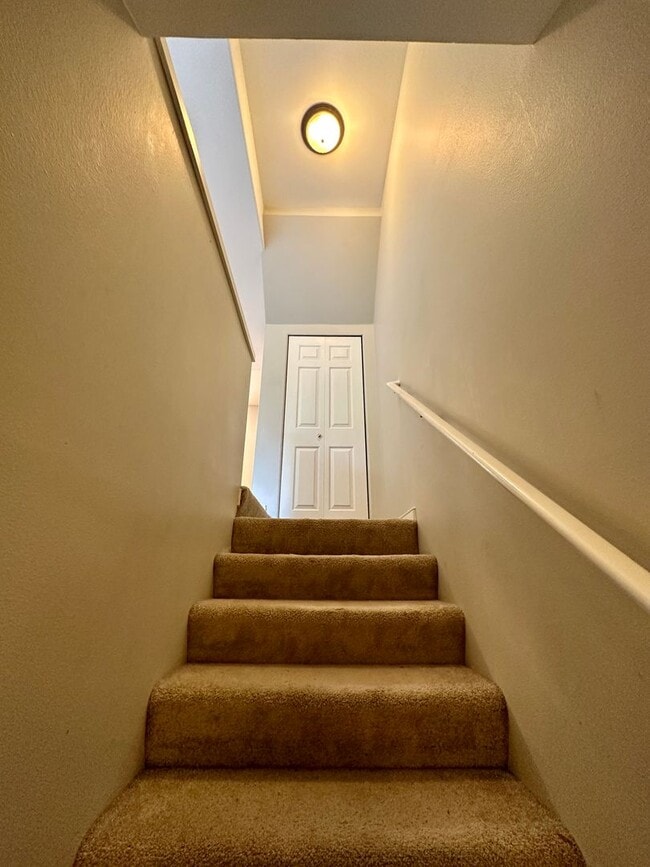 Photo - 2Bd/2.5Ba Issaquah Townhouse