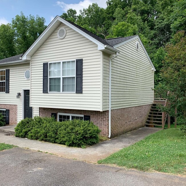 Photo - 145 New Towne Rd