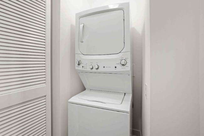 Photo - 1020 S State St Unidad 910