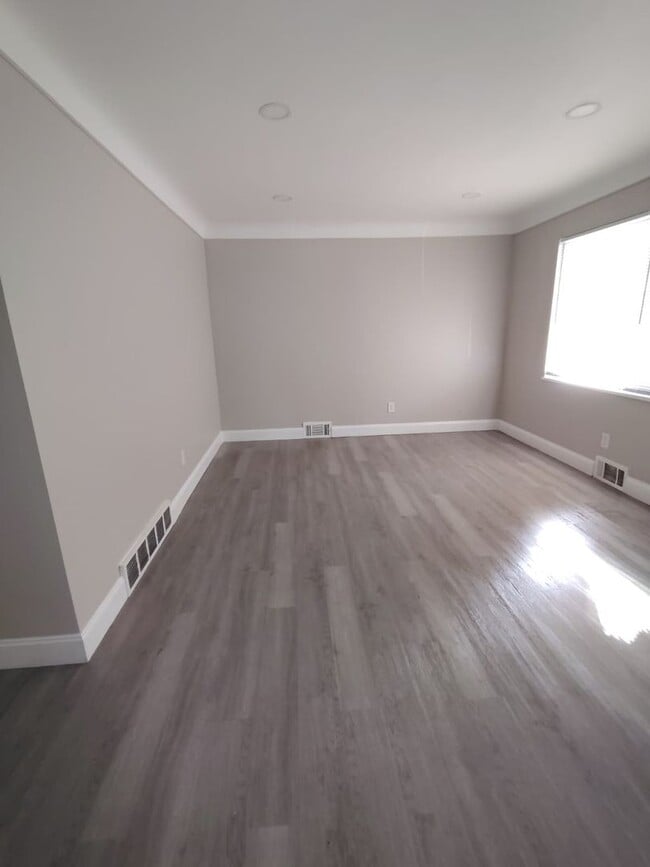 Photo - Cute 3 Bedroom Ready for you