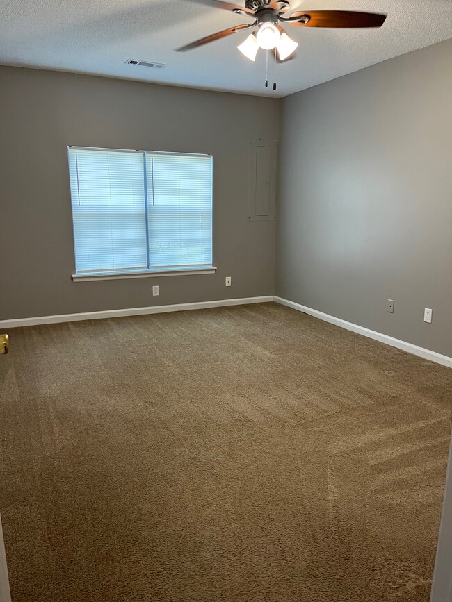 Photo - 2904 McDonald Dr SW