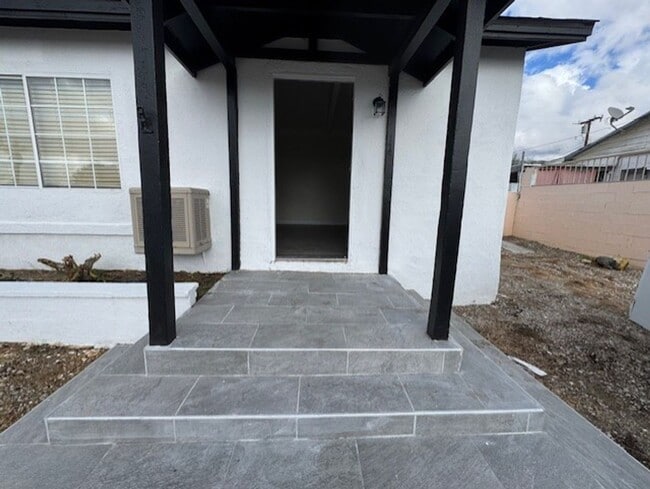 Building Photo - DHS6348 Unit 01