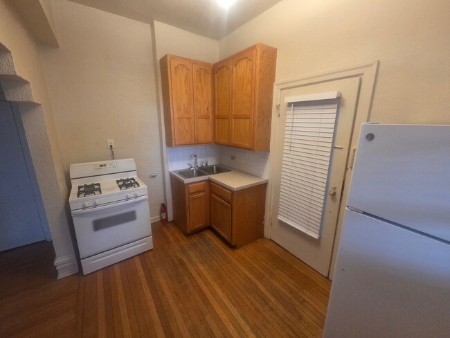 Photo - 834 N Clarkson St Unit 1
