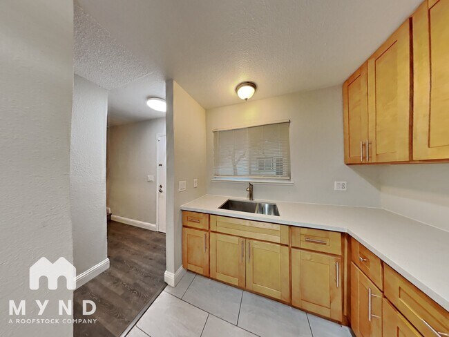 Photo - 1970 Grande Cir Unit 16