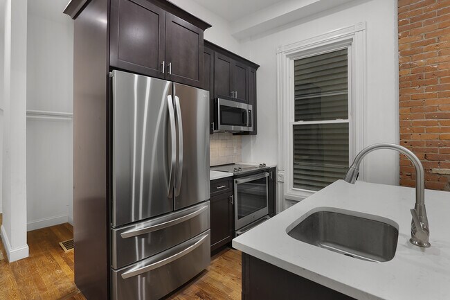 Kitchen - 57 Trumbull St Unit 1M