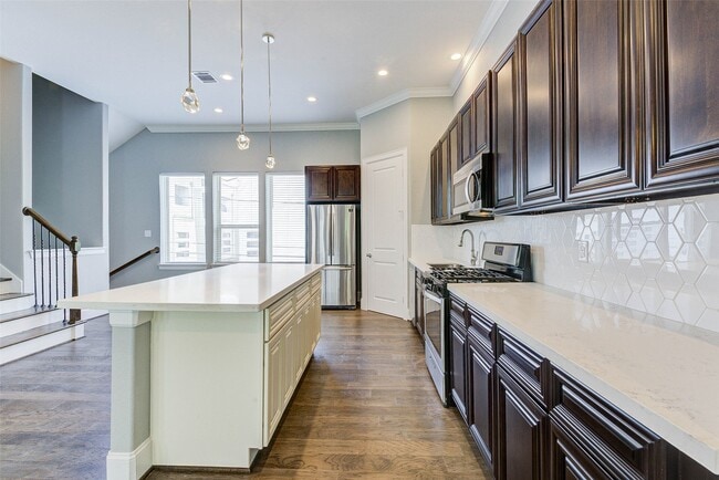 Photo - 4605 Nett St