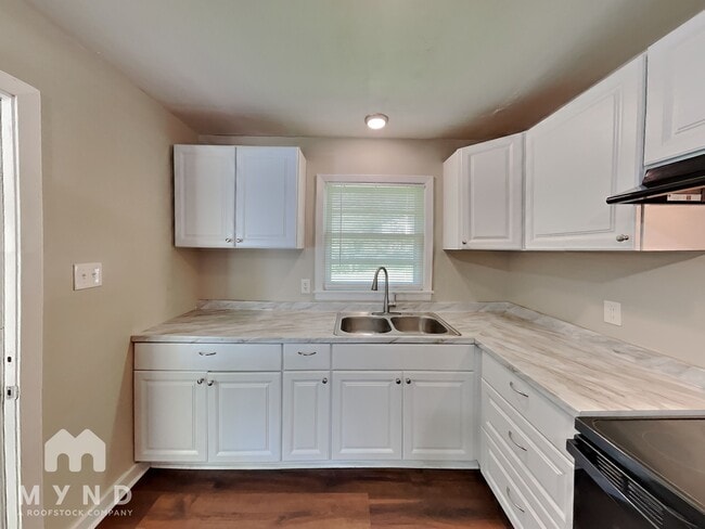 Photo - 624 Park Ave