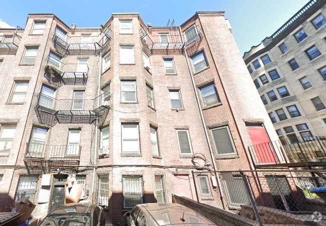 Building Photo - 869 Beacon St Unit 9 Rental