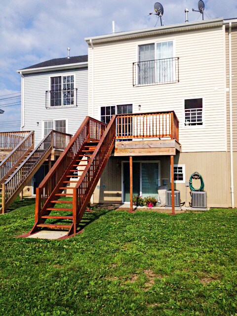 Photo - 652-656 City Island Ave