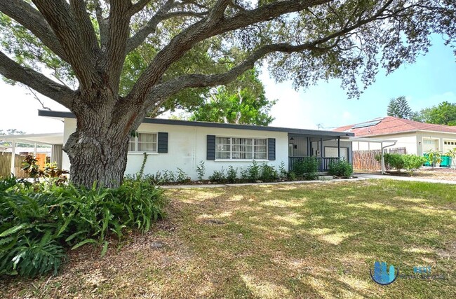 3BR, 2BA Home with Fenced Yard & Stainless... - 3BR, 2BA Home with Fenced Yard & Stainless...