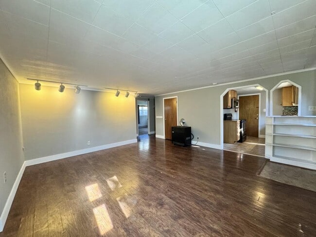 1232 1/2 Hauser Blvd