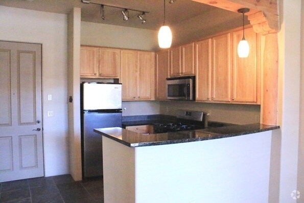 Building Photo - Alameda Compound - Luxury 1 bedroom w/new ... Unit 241 Rental