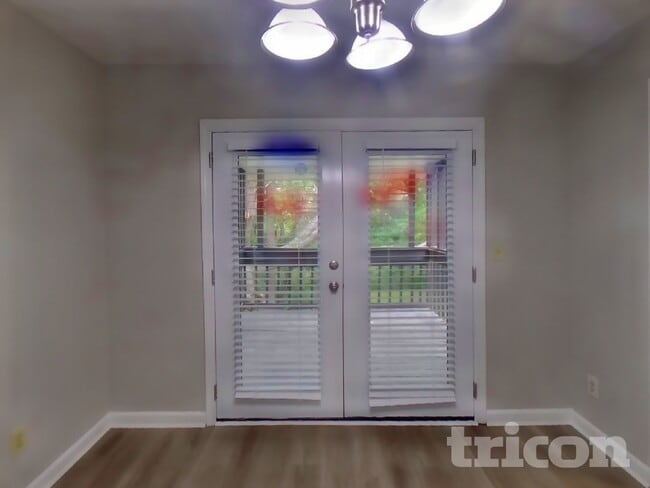 Photo - 2407 Windridge Dr NE