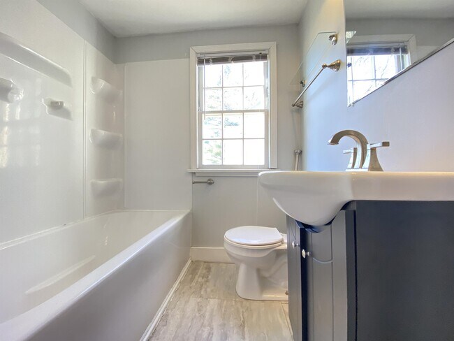 Photo - 701 7th St NW