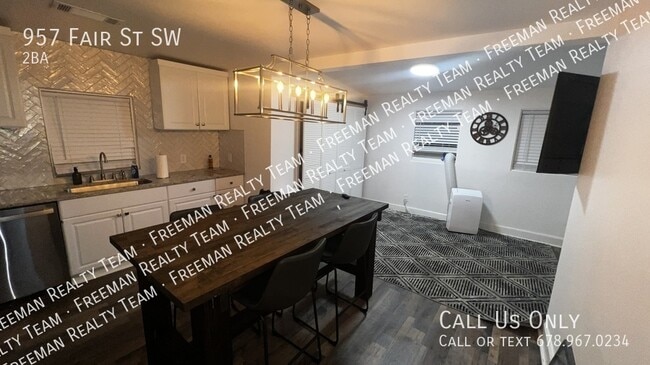 Photo - 957 Fair St SW