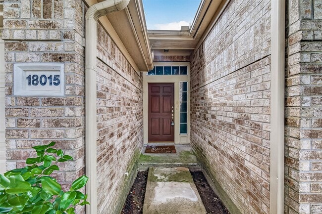 18015 Oak Cottage Ct
