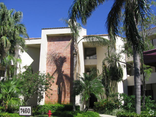 Building Photo - 7460 La Paz Blvd Unit 204 Rental