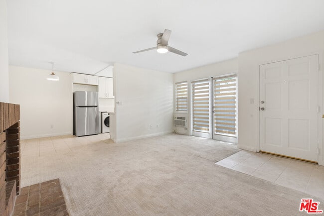 Photo - 2638 S Barrington Ave Apartment Unit 102