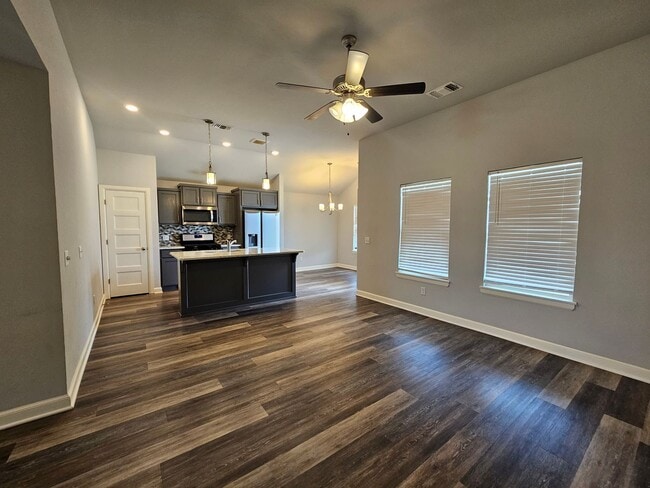 Photo - (3) Bed/(2) Bath in Trailwoods Addition Avail NOW!