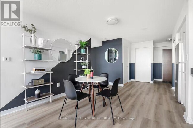 Photo - 21 Iceboat Terr Unité 1209