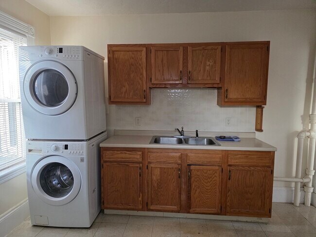 Photo - 209 Ash St Unit 2-R