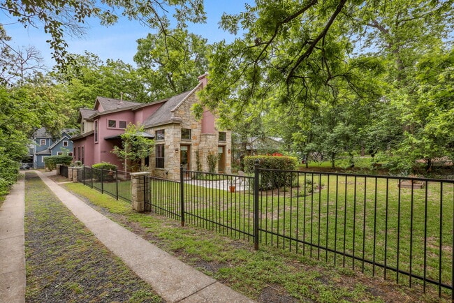Photo - 2309 Kinney Rd