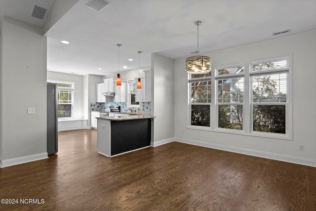 Photo - 412 Azalea Dr