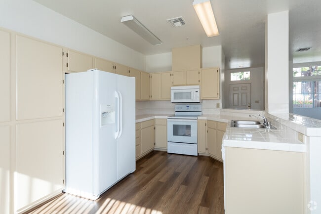 2BR, 2.5BA - 1667 SF Kitchen
