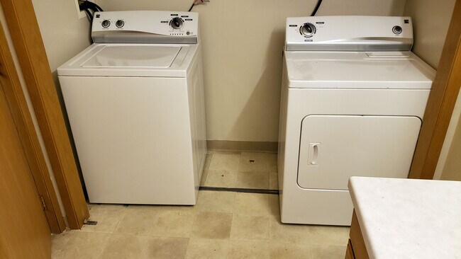 Photo - 222 Esplee St