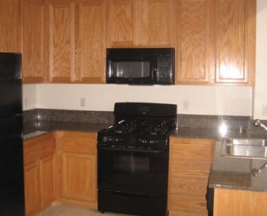 Kitchen - Spinnaker Village III Townhomes