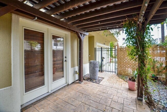 Photo - 5416 Rose St