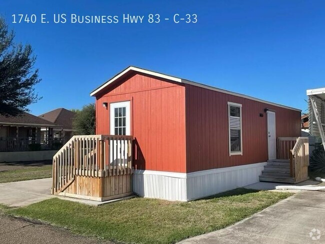 Building Photo - $299 moves you in - this week only Rental