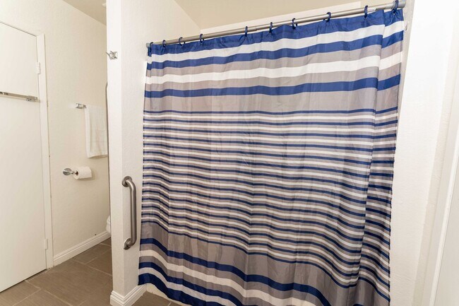 >>>>> TWO BEDROOM 1.5 BATHS TOWN-HOME STYL... - >>>>> TWO BEDROOM 1.5 BATHS TOWN-HOME STYL...