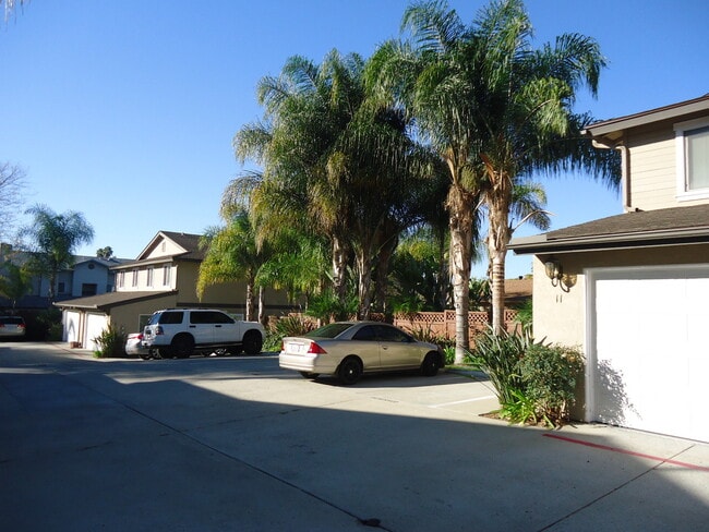 Photo - GORGEOUS TOWNHOME 3 BR, 2.5 BA, 2 CAR GARAGE