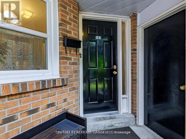 Photo - 102 Baywood Ct
