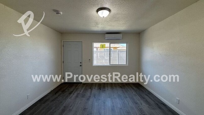 Photo - 11800 White Ave